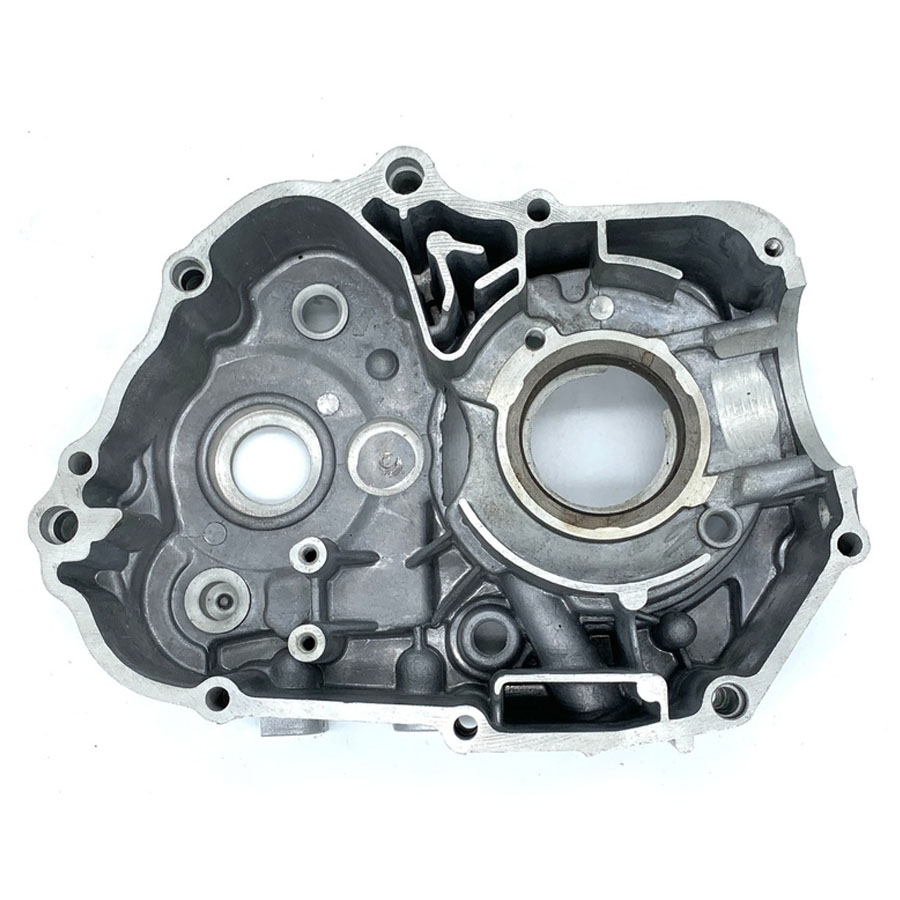 Картер двигателя левый 152FMI (C110) / гильза 52.4 / круглый масляный канал / серебристый 