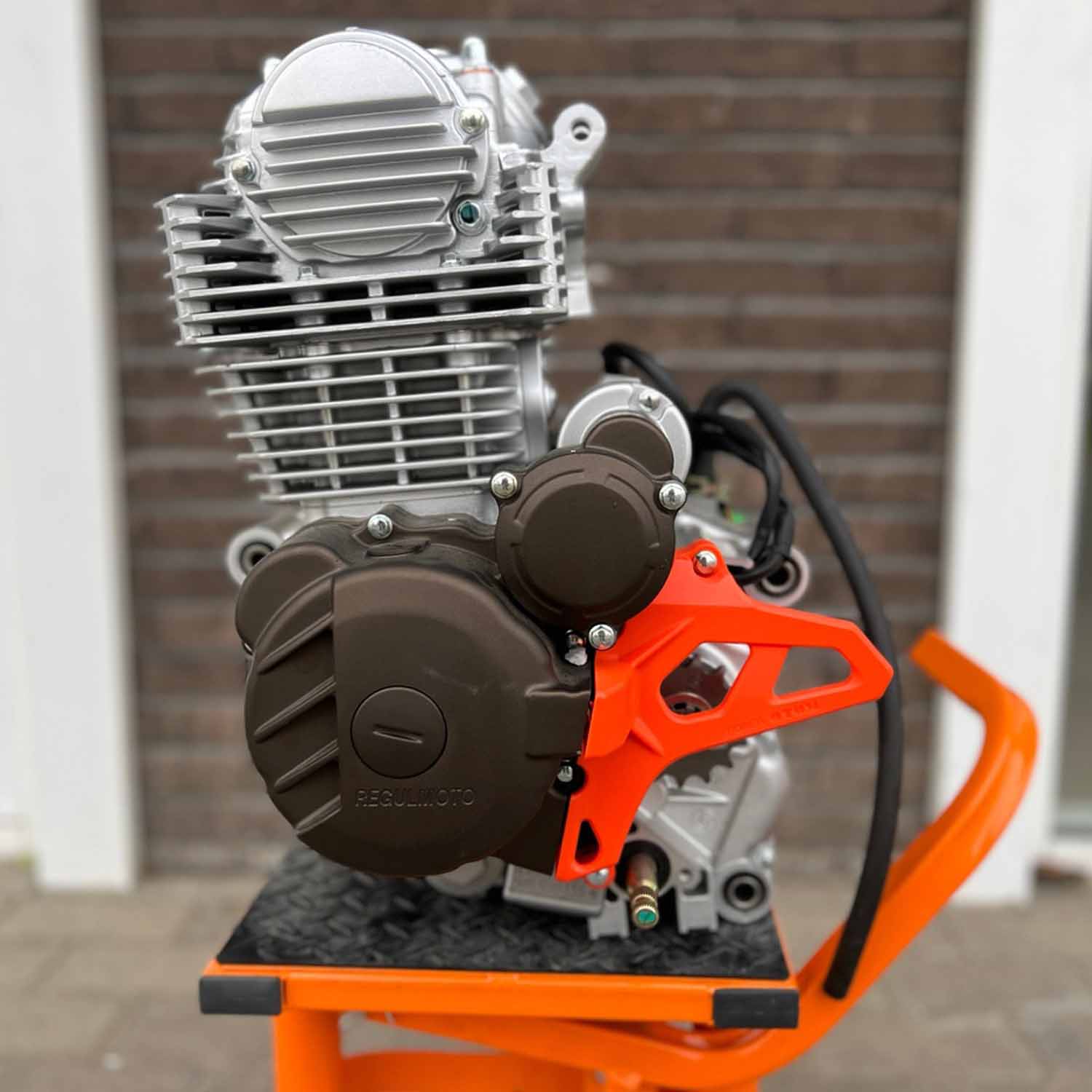 Защита крышки ведущей звезды двиг. ZS172-3 / ZS174 / пластик / RegulMoto 